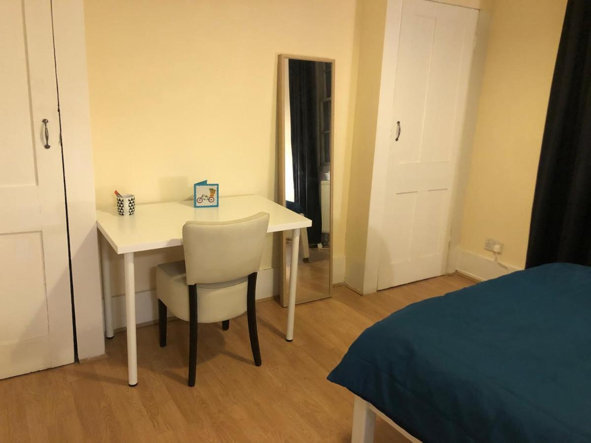 Private Room In Highgate London Bagian luar foto