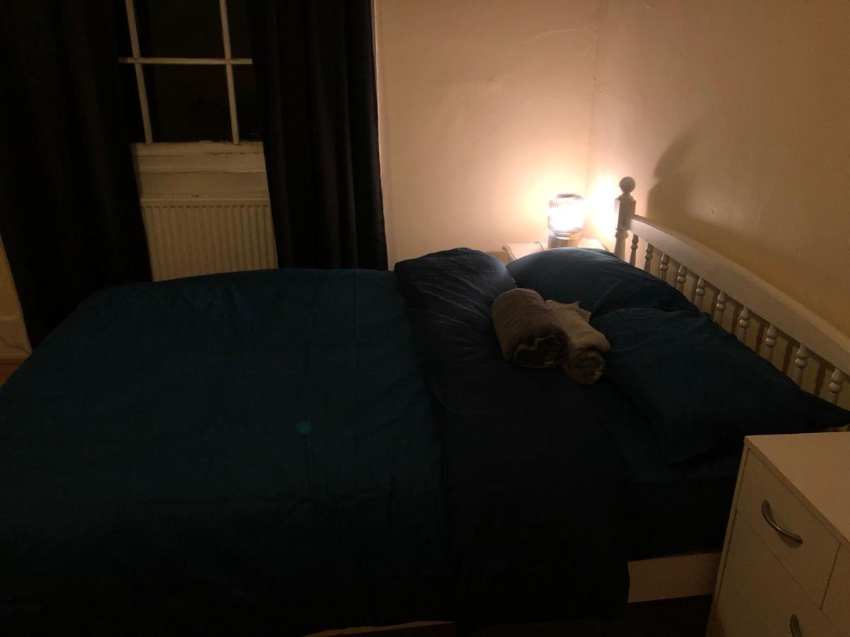 Private Room In Highgate London Bagian luar foto